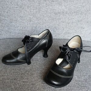 John Fluevog Fellowship Collection Lucille Black Leather MaryJanes Size 7